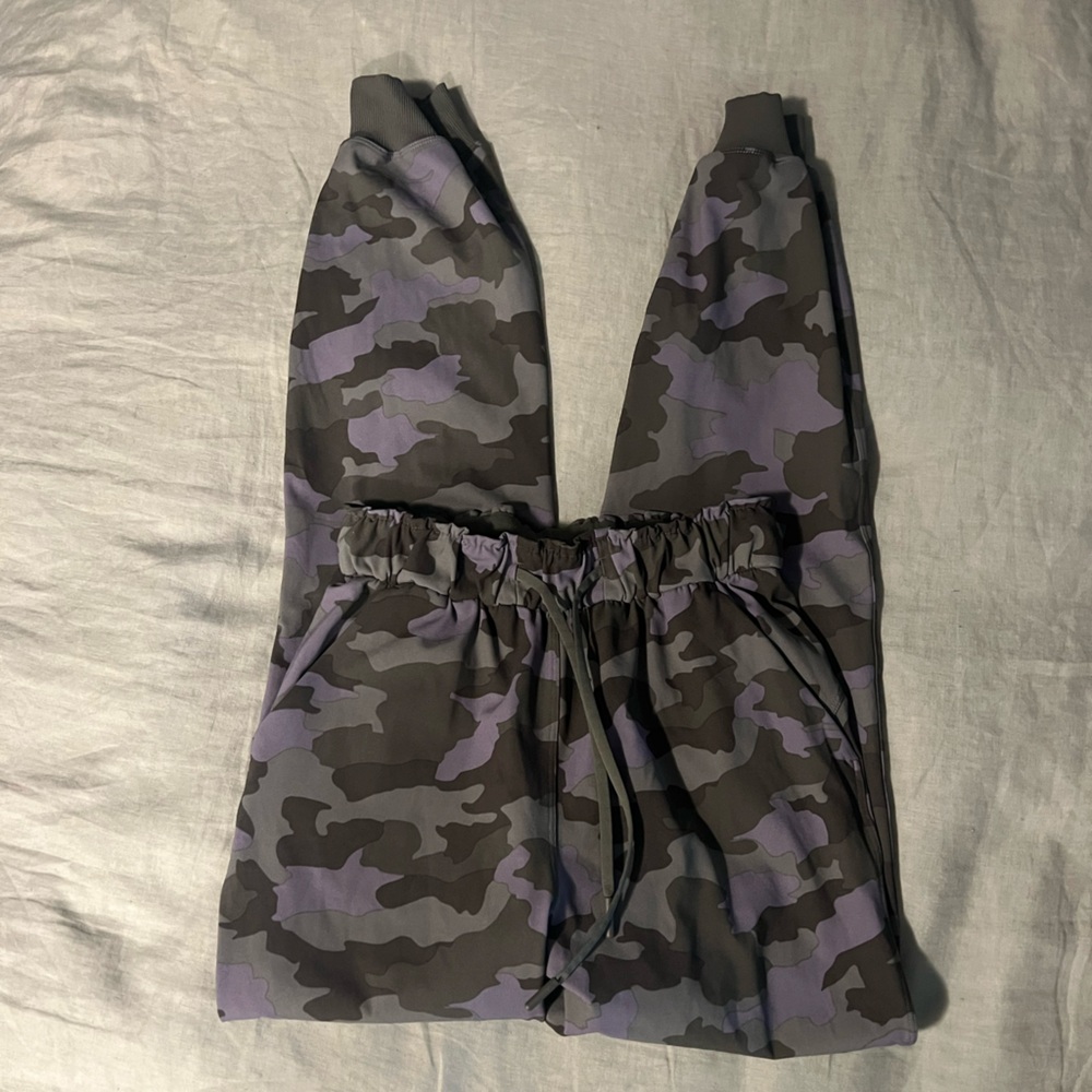 Lululemon Stretch High-Rise Jogger - Picture 6 of 8